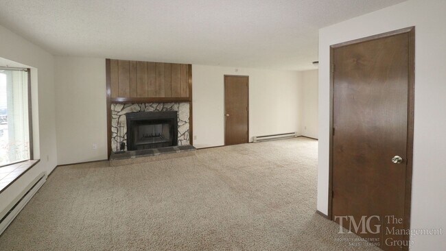 Building Photo - 3283 Addy St