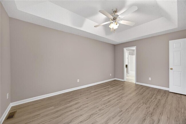 Building Photo - 176 White Tail Hills Dr