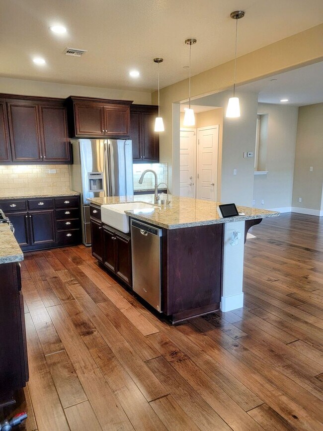Building Photo - Move-In Special: Get $2,000 Off Your Secur...