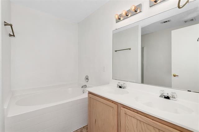 Building Photo - 5224 Royal Burgess Dr