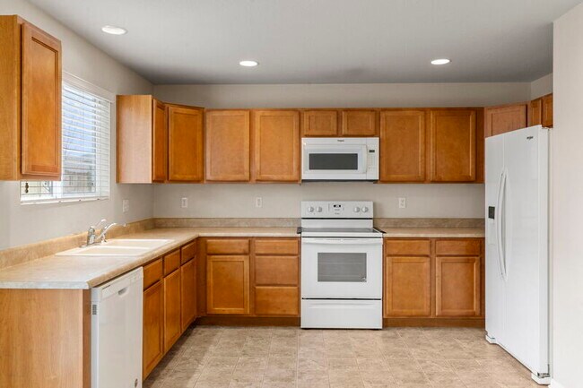 Building Photo - 815 Fire Rock Pl