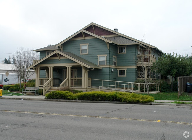 Building Photo - Salishan Apartments