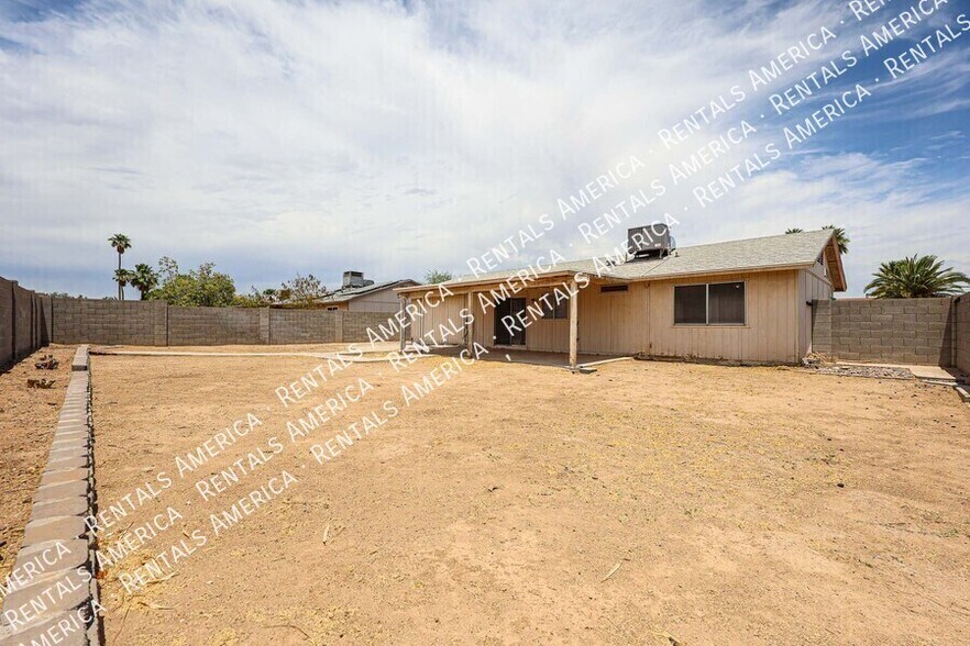 Building Photo - 1117 W Auburn Dr
