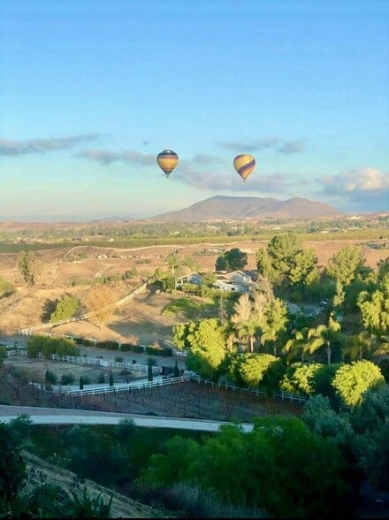 Building Photo - 37645 Vía De Los Arboles