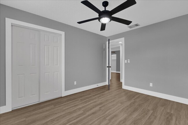 Building Photo - FOR RENT!! SIMPLY STUNNING 4 BED 2 BATH PO...