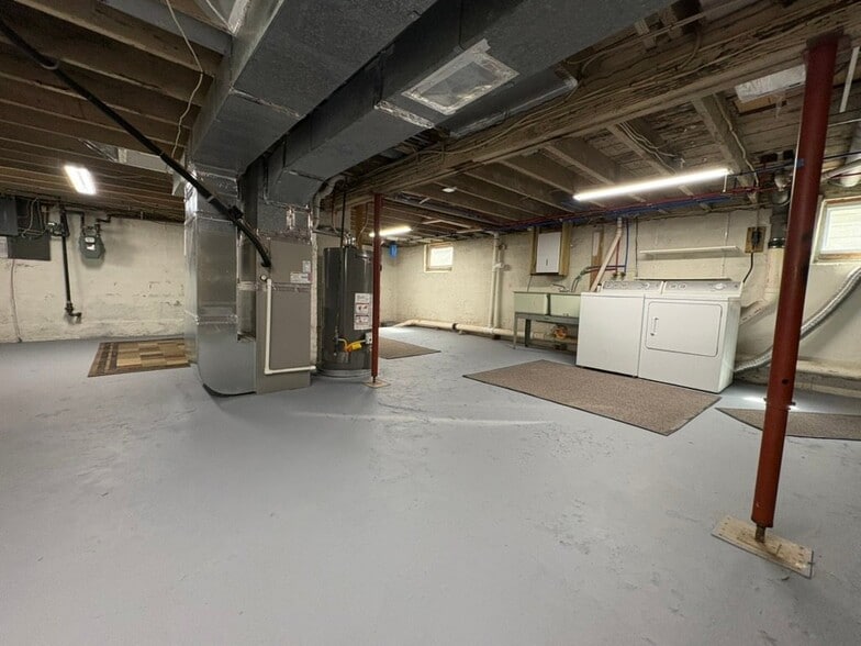 Building Photo - 117 N Toll St