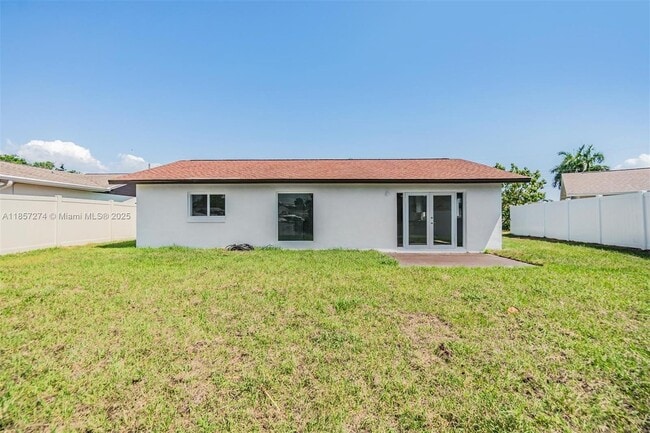Building Photo - 8705 Tahiti Ln