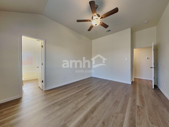 Building Photo - 7505 Fossil Lake Dr