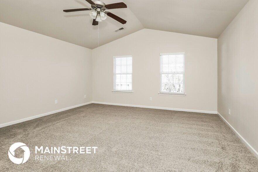 Building Photo - 3994 Creekmoore Dr