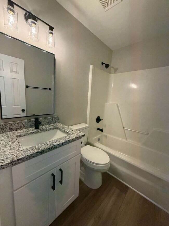 Building Photo - 157 Yardley Farms Ct