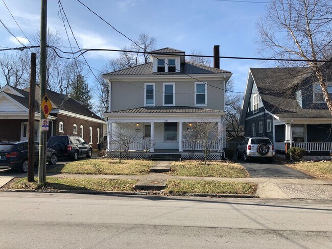 Primary Photo - 720 Aurora Ave