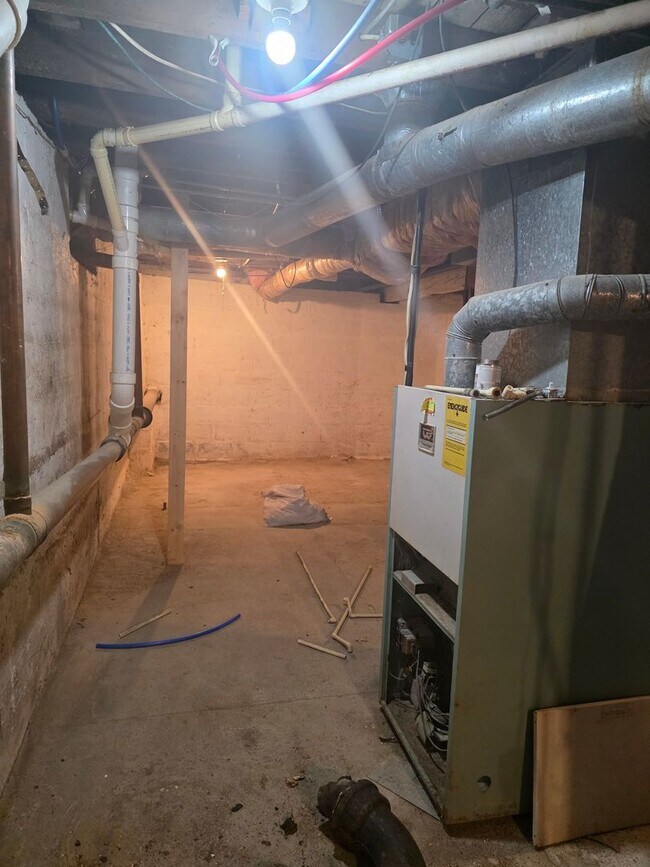 Building Photo - 397 Upper Oakwood Ave