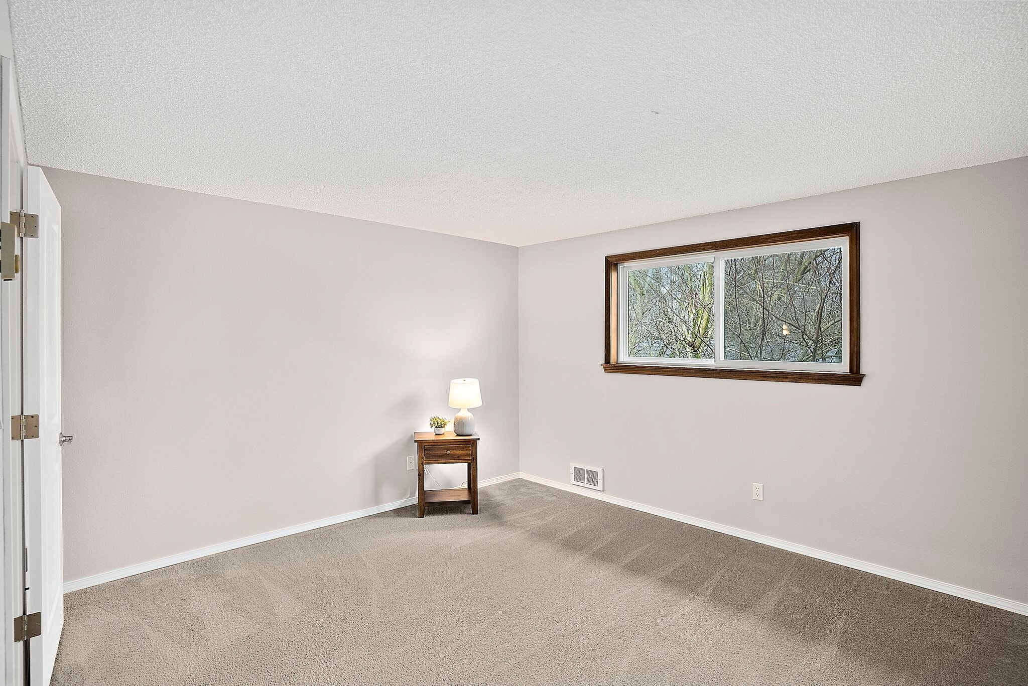 Building Photo - 1016 9th St SE