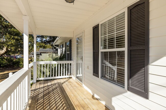 Building Photo - Broad Creek Home Available Now