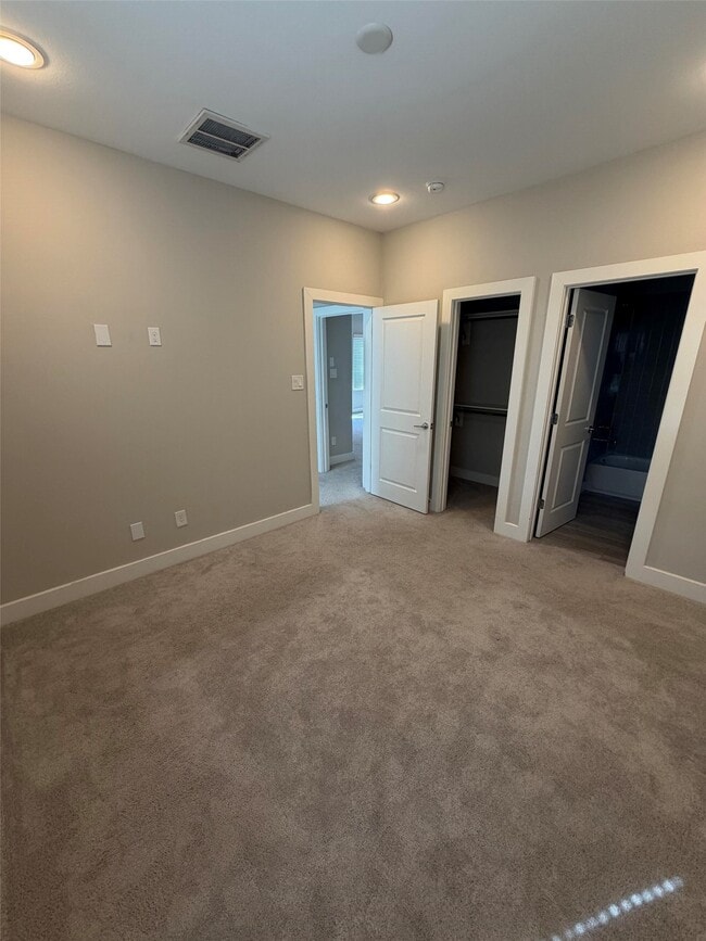 Building Photo - 10806 Warwana Rd