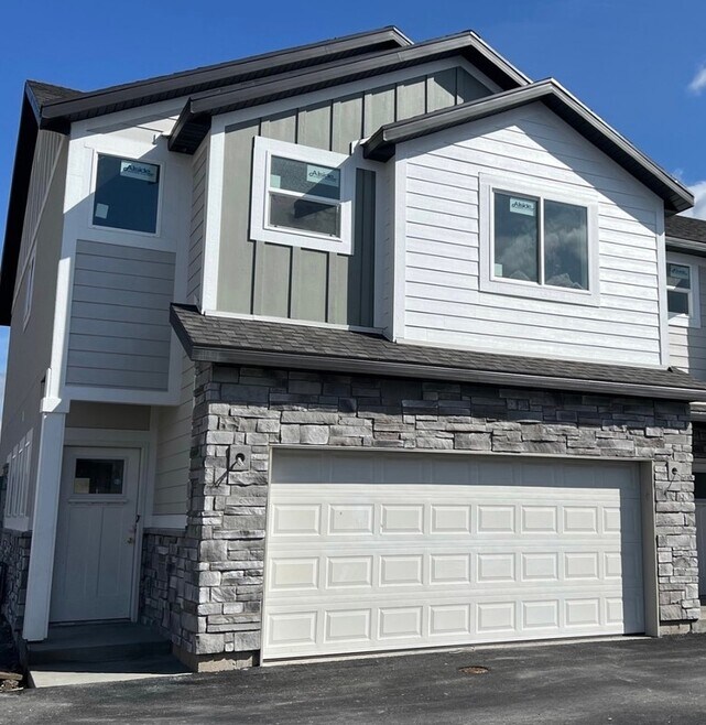Building Photo - 294 N 100 W