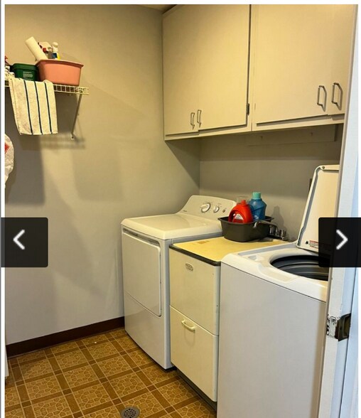 Building Photo - 1302 Hillburn Ave NW