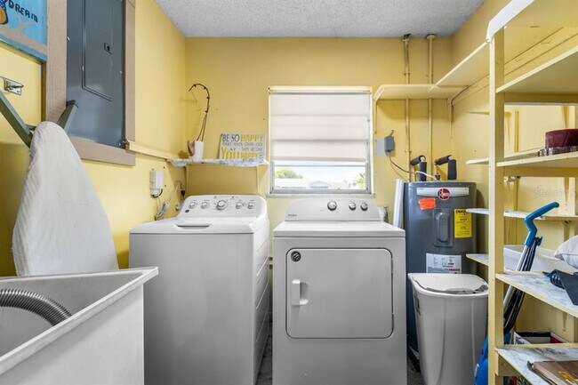 Building Photo - 706 W Brockton Pl