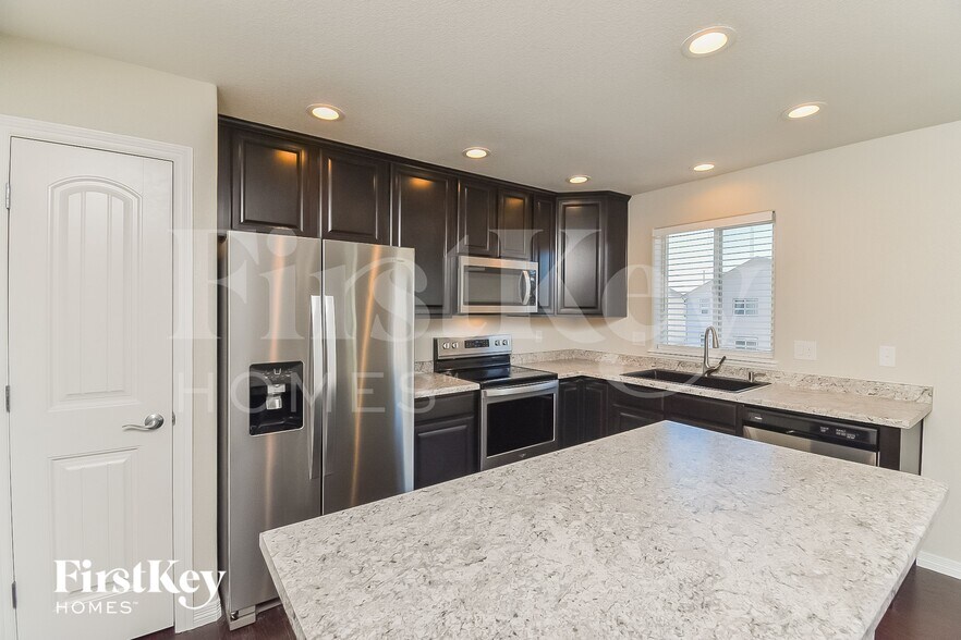 Building Photo - 10913 Nolin Dr