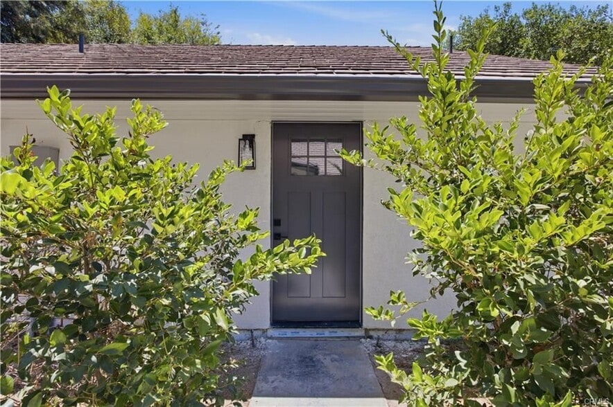 Building Photo - 17024 Parthenia St