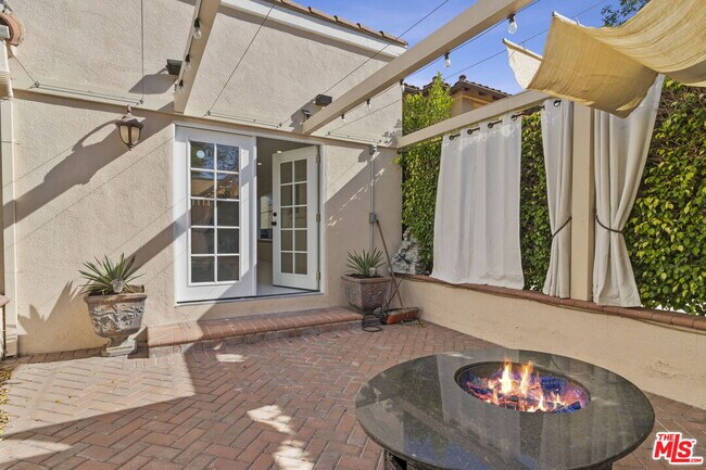 Building Photo - 2128 Camden Ave