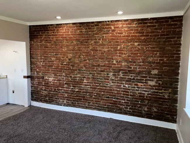 Building Photo - 1201 Jefferson St