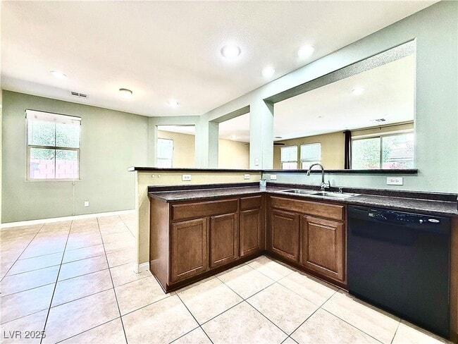 Building Photo - 5580 Spiceberry Dr