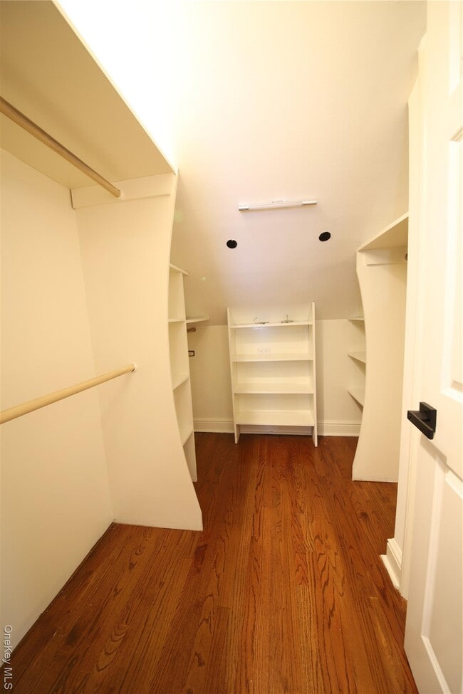 Building Photo - 20 Annadale St
