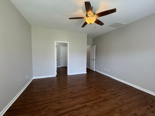Building Photo - Enjoy this Open Floorplan includes 3 BD-2.5 BA - Master On Main - A Huge Loft/Bonus. Community Po...