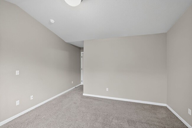 Building Photo - 2550 Carson Loop