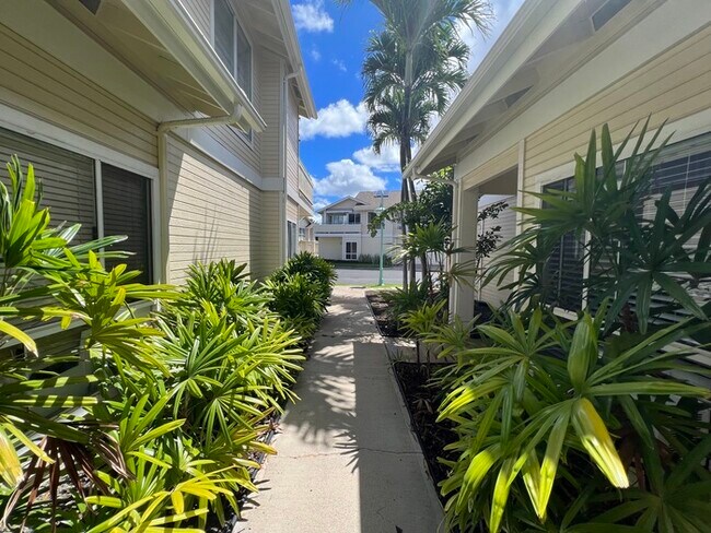 Building Photo - Spacious 3-Bedroom, 3-Bath Home in The Arbors