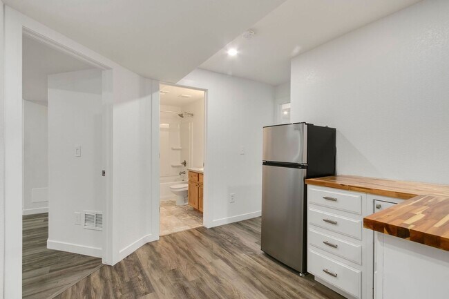 Building Photo - Fantastic Loveland Location with 5 Bedrooms, 3 Bathrooms, 2-Car Garage, and Finished Basement!