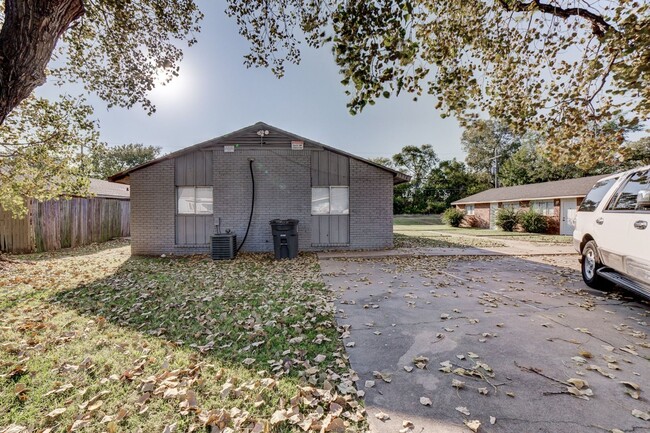 Building Photo - 1314 N Irvington Ave