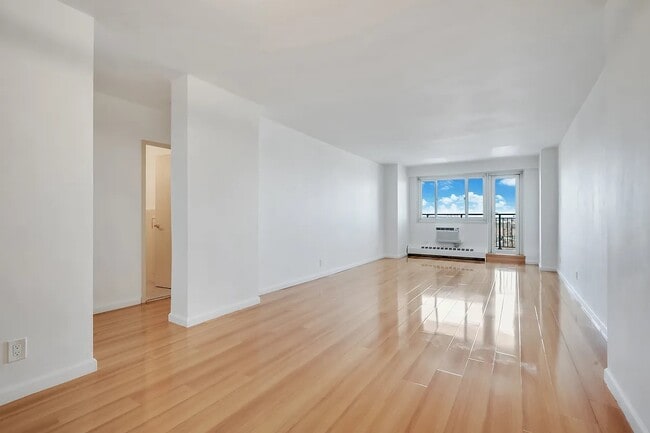 Building Photo - 39-65 52nd St-10E