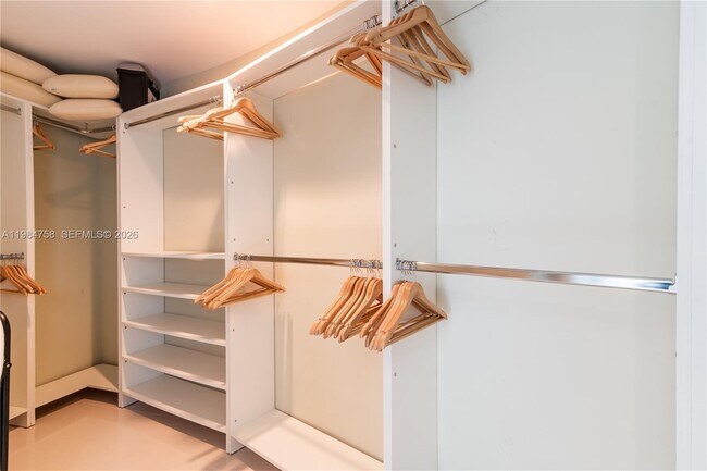 Building Photo - 2950 NE 188th St