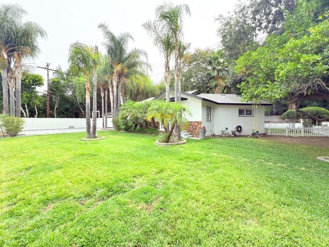 Building Photo - Luxury 3-Bedroom + Bonus Room Home in Gated Shadow Hills Community – Short & Long Term Available