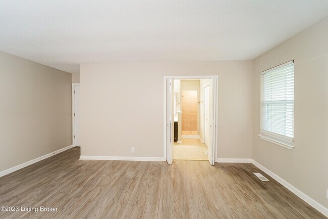 Building Photo - 10603 Turf Ct