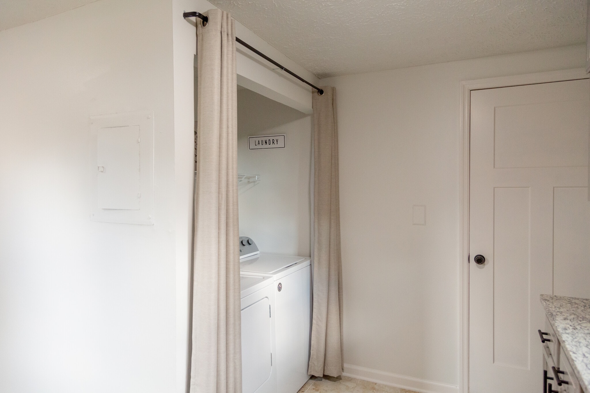 Laundry in kitchen - 315 Doyle St