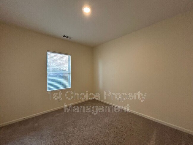 Building Photo - 8229 Pitchfork Dr