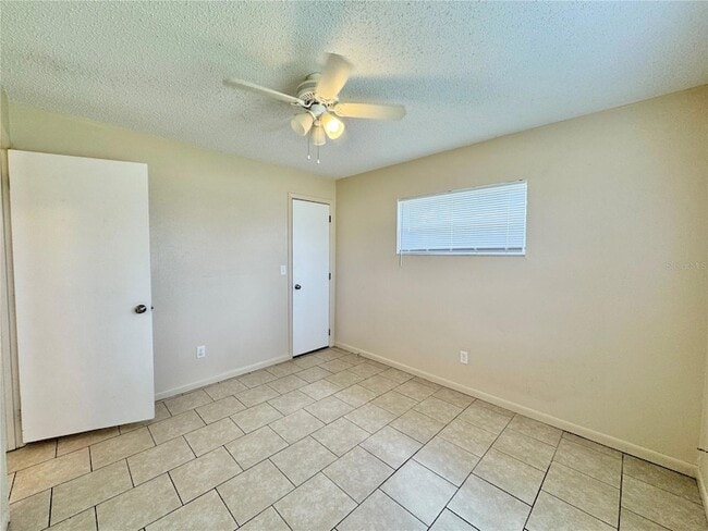 Building Photo - 2540 Elm Ave