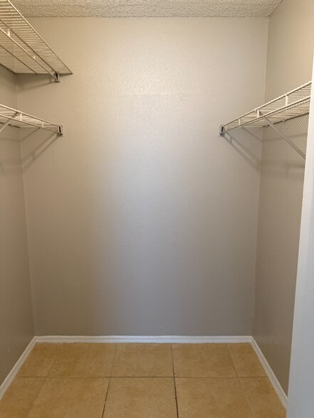 Building Photo - 13829 Timberland Dr