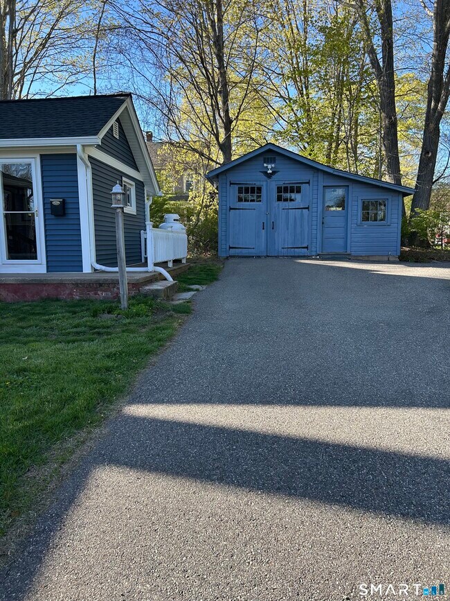 Building Photo - 24 N Main St