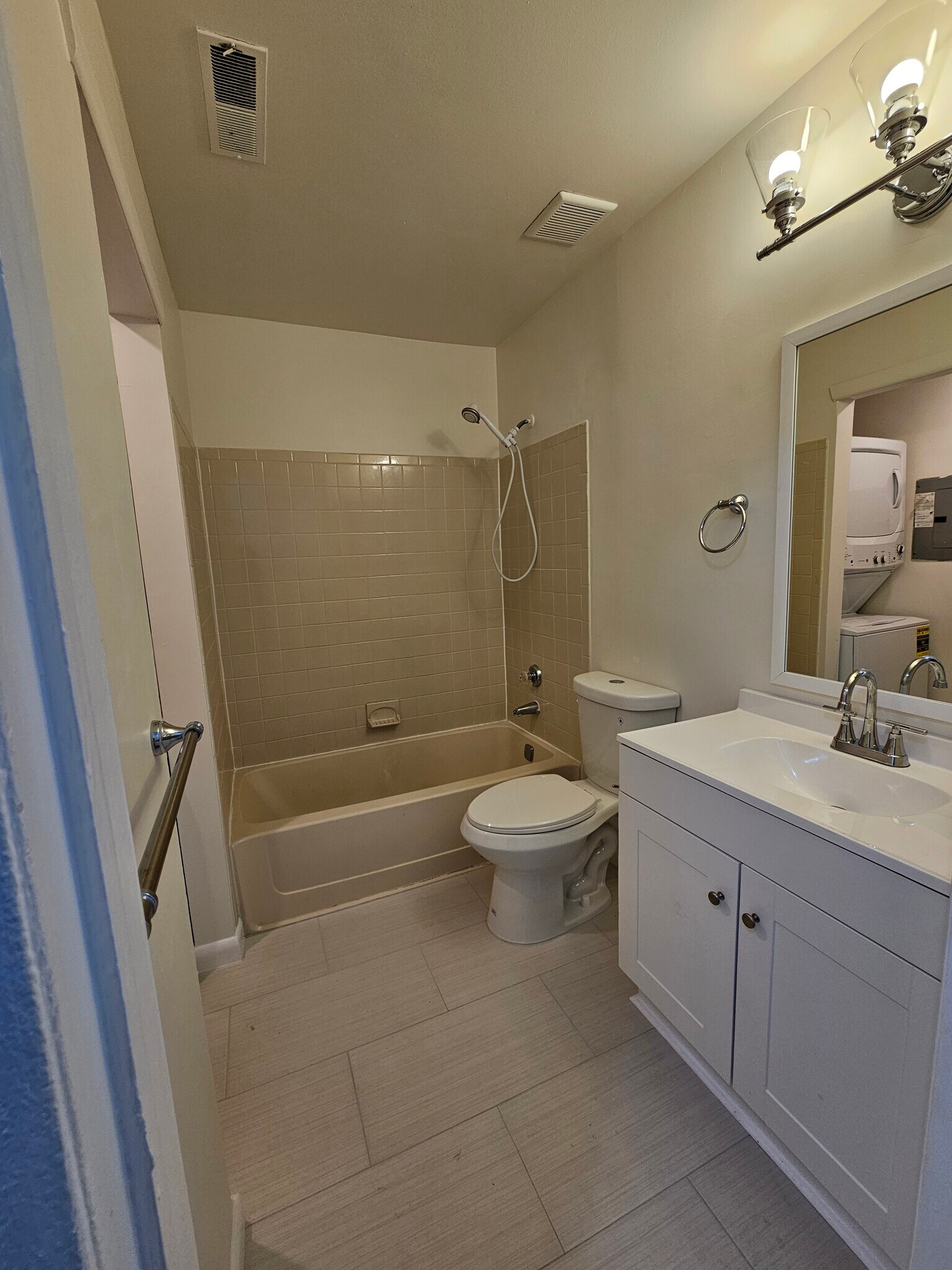 Building Photo - 1108 Ravens Crest Dr