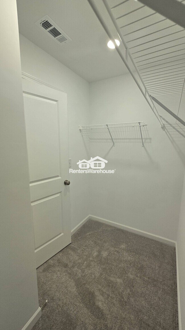 Building Photo - 6158 Wayburn St