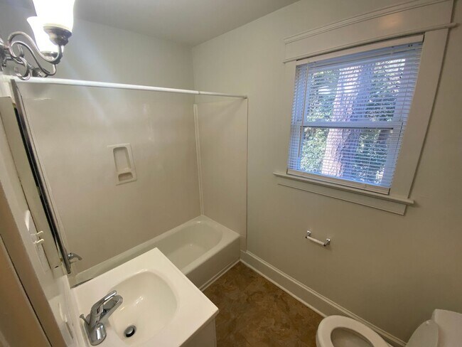 Building Photo - Perfect Floorplan! Walltown Duplex with Fenced Yd