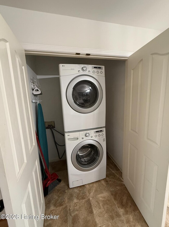 Building Photo - 10628 Hite Creek Rd