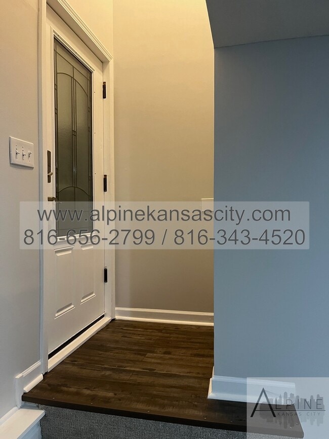 Building Photo - 2 Units Available Across from Congress Mid...