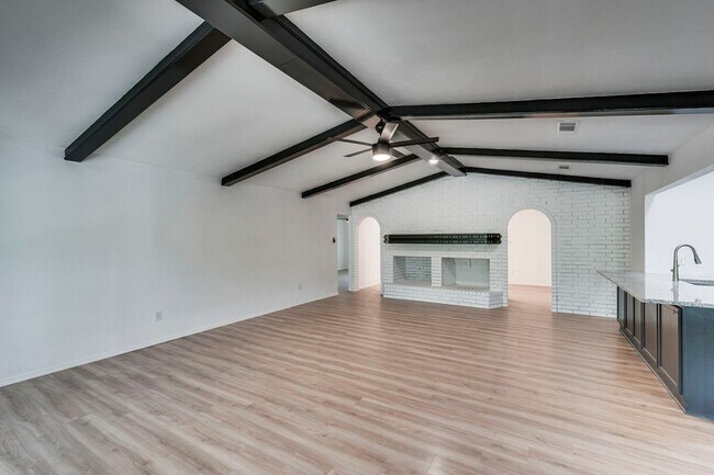 Building Photo - 3403 Sheffield Dr