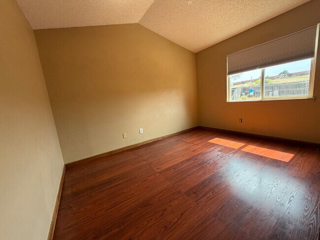 Building Photo - ~Available Now~  Beautiful Four Bedroom Home with Fireplace, Private Yard & Luxurious Primary Suite!