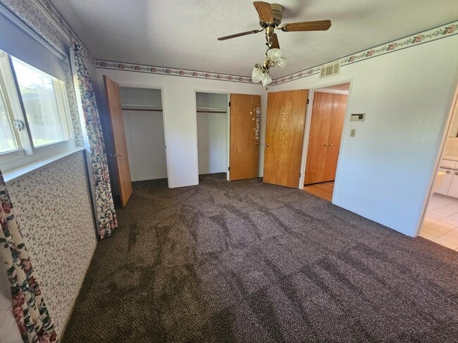 Building Photo - 1216 W Keats Ave